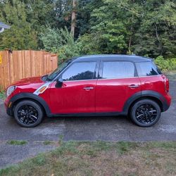2013 MINI Cooper Countryman FWD [Very LOW MILES]