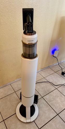 Samsung BESPOKE Jet Cordless Vacuum with Clean Station