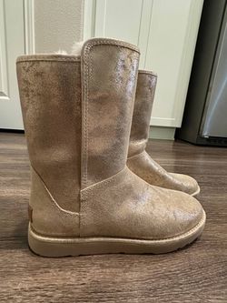 UGG Classic Short Metallic Gold Suede Sheepskin Lined Mid-Calf Boots US 10