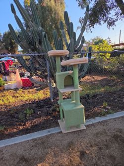 Cat tree