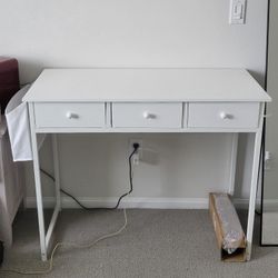 White Desk 