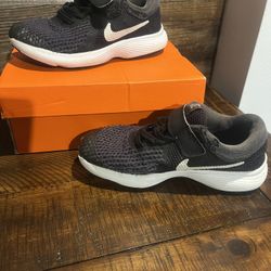 Nike toddler Shoe 11