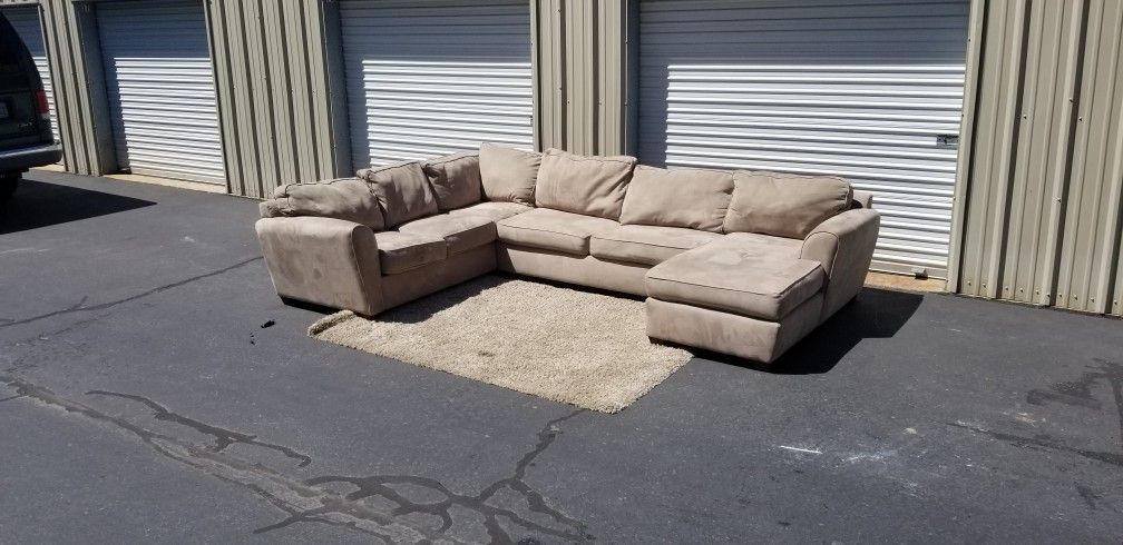 Sectional wrap-around Couch Very Good Condition