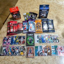 NFL FOOTBALL STAR & ROOKIE CARD LOT OF 37* PLUS FREE OPENED PACKS.
EVERYTHING IS IN NM-MINT CONDITION!