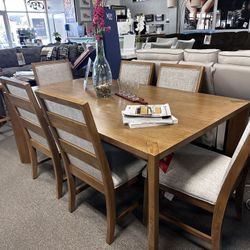 Lovely Dining Set! $1,199! Easy Financing! Last One! 🩶☎️⭐️ 