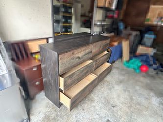 6-Drawer Dresser with Mirror