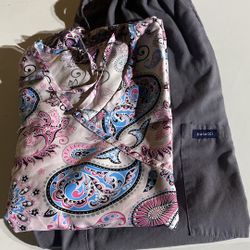 Small petite Scrubs Top By 365 & Bottom By Dagacci