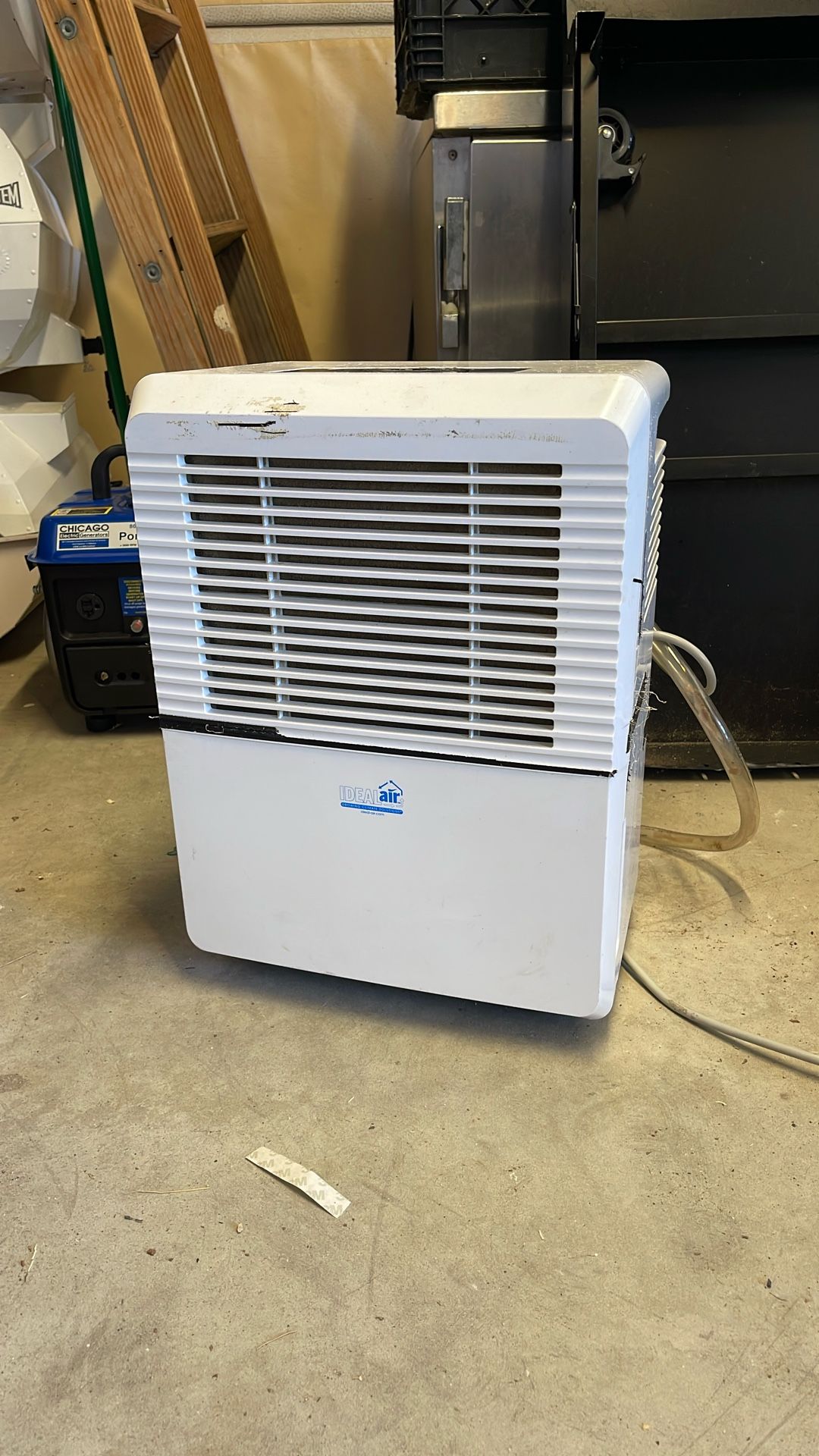 Dehumidifier 