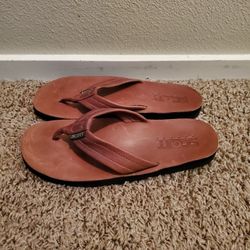 Men's Flip-flops Shoes. Scott Hawaii Brand.  Leather .Size 8.