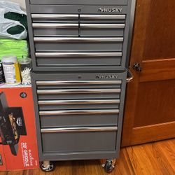 Husky Tool Box Like New 