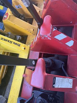 Pallet jacks