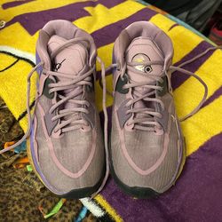 Kyrie Infinity 7 Basketball Shoes