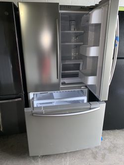 SAMSUNG 36in. French doors refrigerator working perfectly