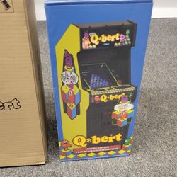 Q*bert New Wave Toys RepliCade 1/6 Scale Arcade Brand New in Box