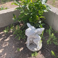 Small Statue Yard Art 8.00 Each Have 4 Of Them