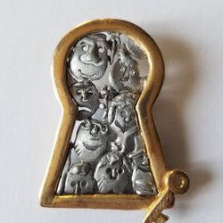 Gold trim Silver Brooch/pin Key Keyhole Children