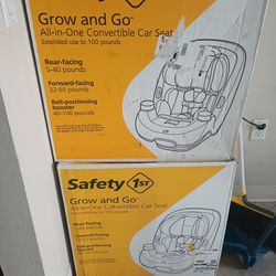 2 Safety 1st Car seats