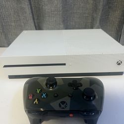 Xbox One S With Controler 