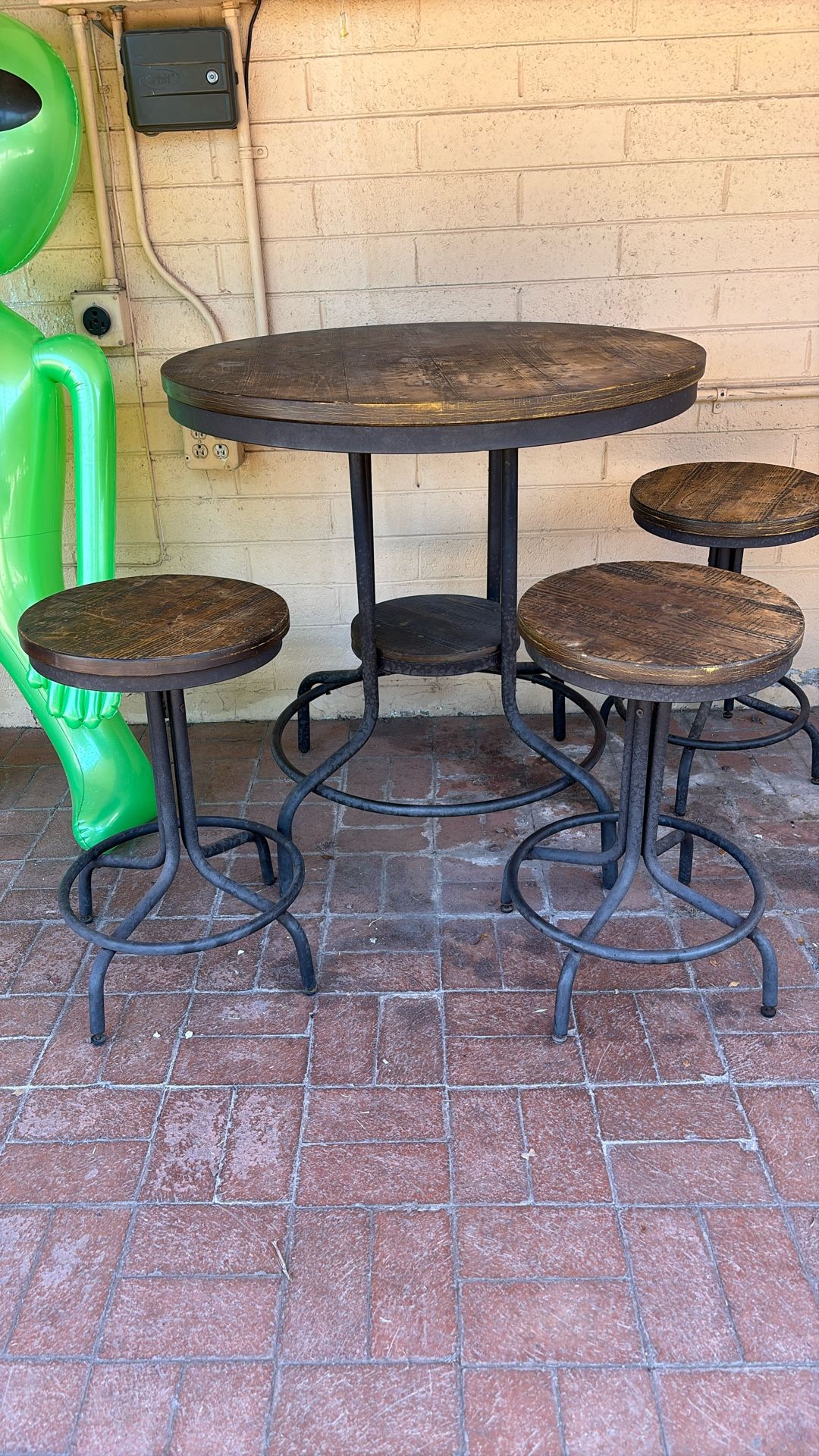 Bar Table & Stools