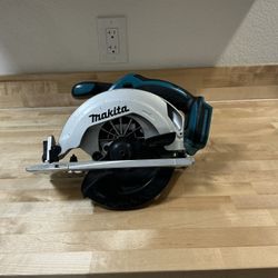 Makita Cordless Circular Saw TOOL ONLY!!!