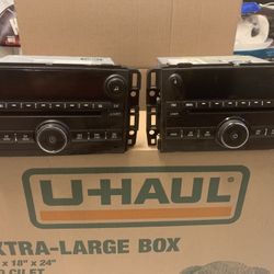 Radio 1 Tahoe 2007 & 1 GMC Acadia ($20 Each)