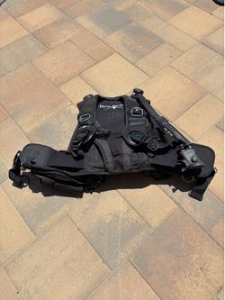 BCD - Seaquest Bouyancy Control Device for scuba diving