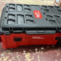 Milwaukee PACKOUT 38 in. Rolling Modular Tool Chest