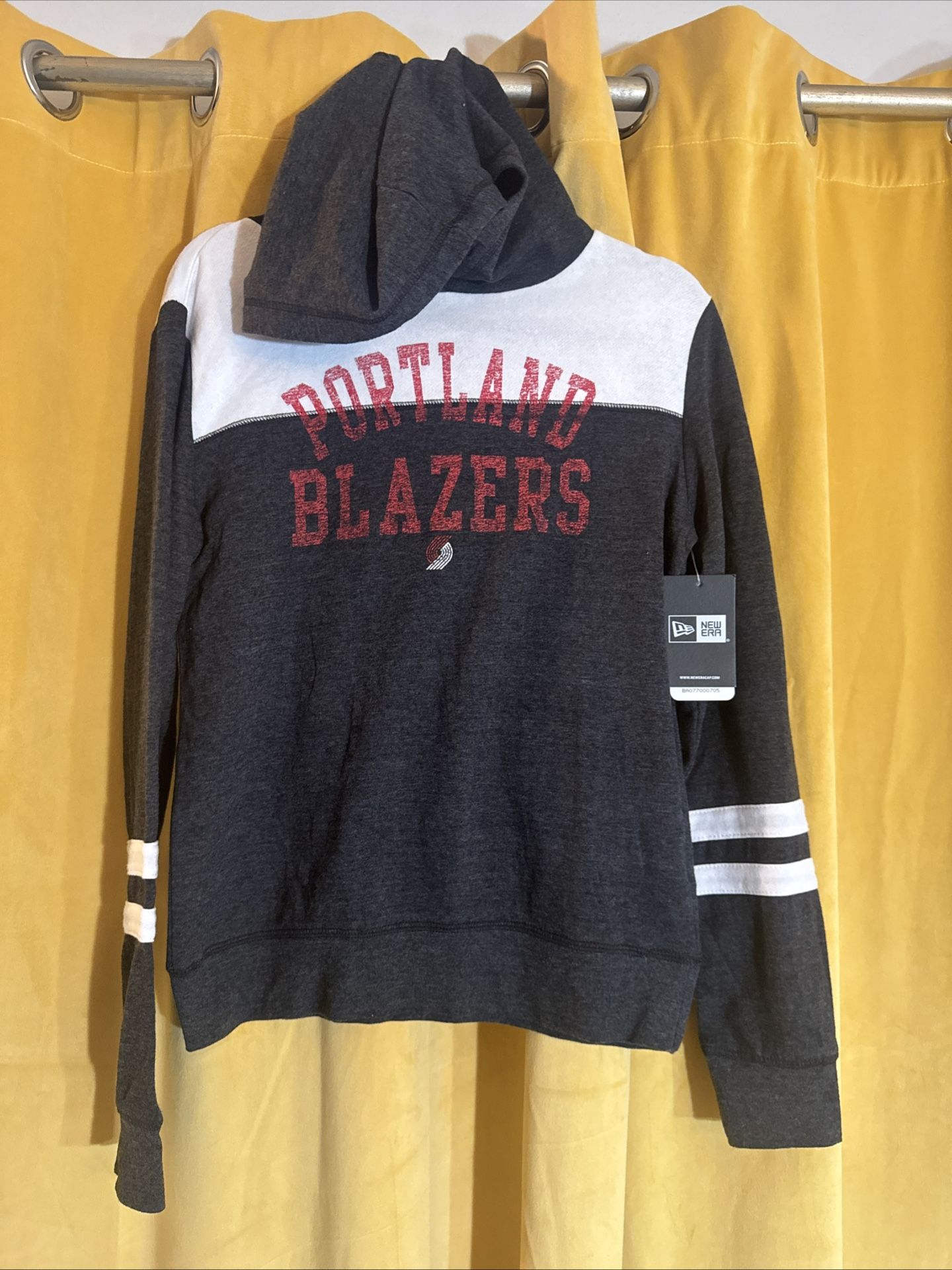 NWT Portland Trailblazers Hoodie Women’s Small