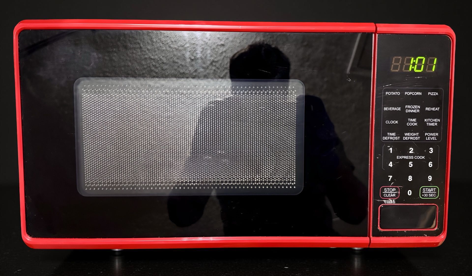 Mainstays 0.7 cu ft Red Microwave – Great Condition, Works Perfectly