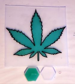 Cannabis Leaf || Green Haze || Epoxy Resin || Suncatcher || Window Hanging || Wall Decor