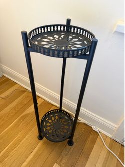 black plant stand