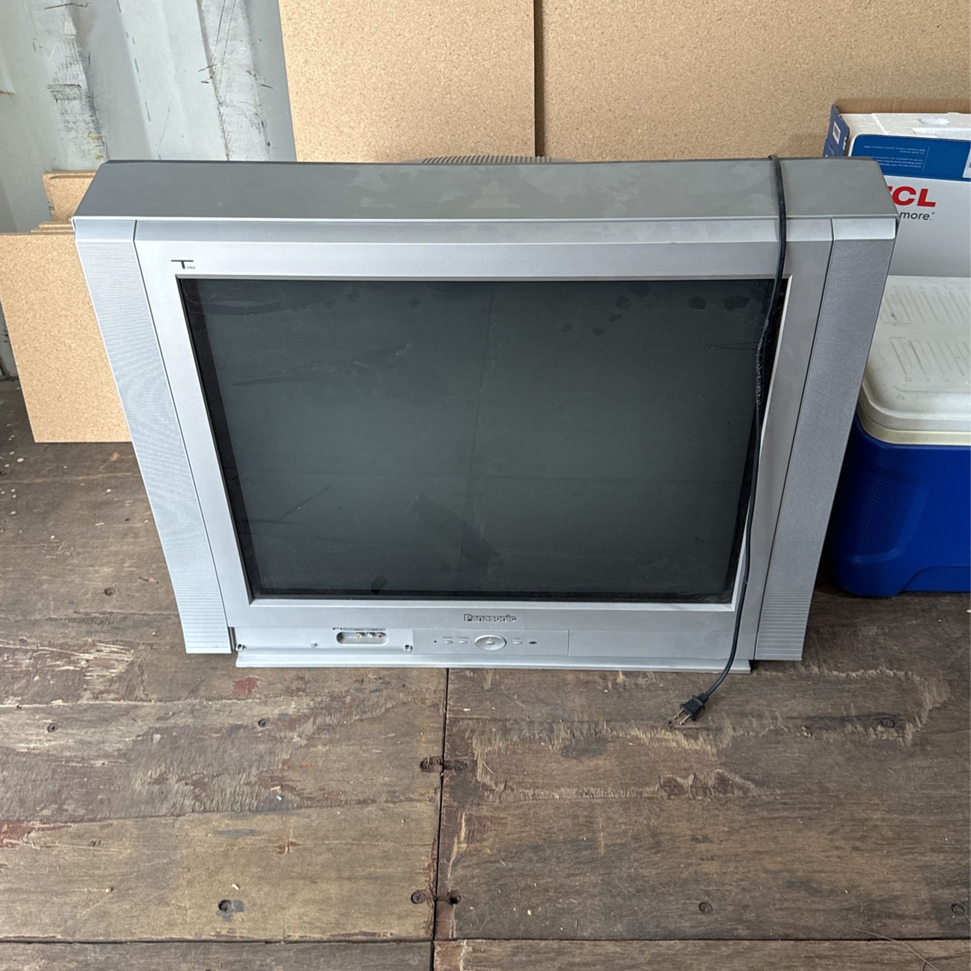 Panasonic CRT Tv. 