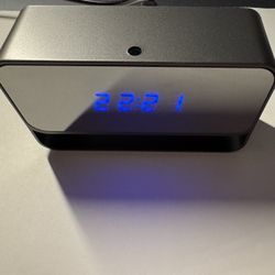 Clock (hiding Camera)