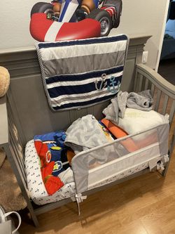 Crib / Toddler Bed