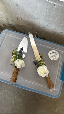 Cake cutting set