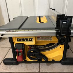 Dewalt table saw, No blade, Good condition, Work perfectly 