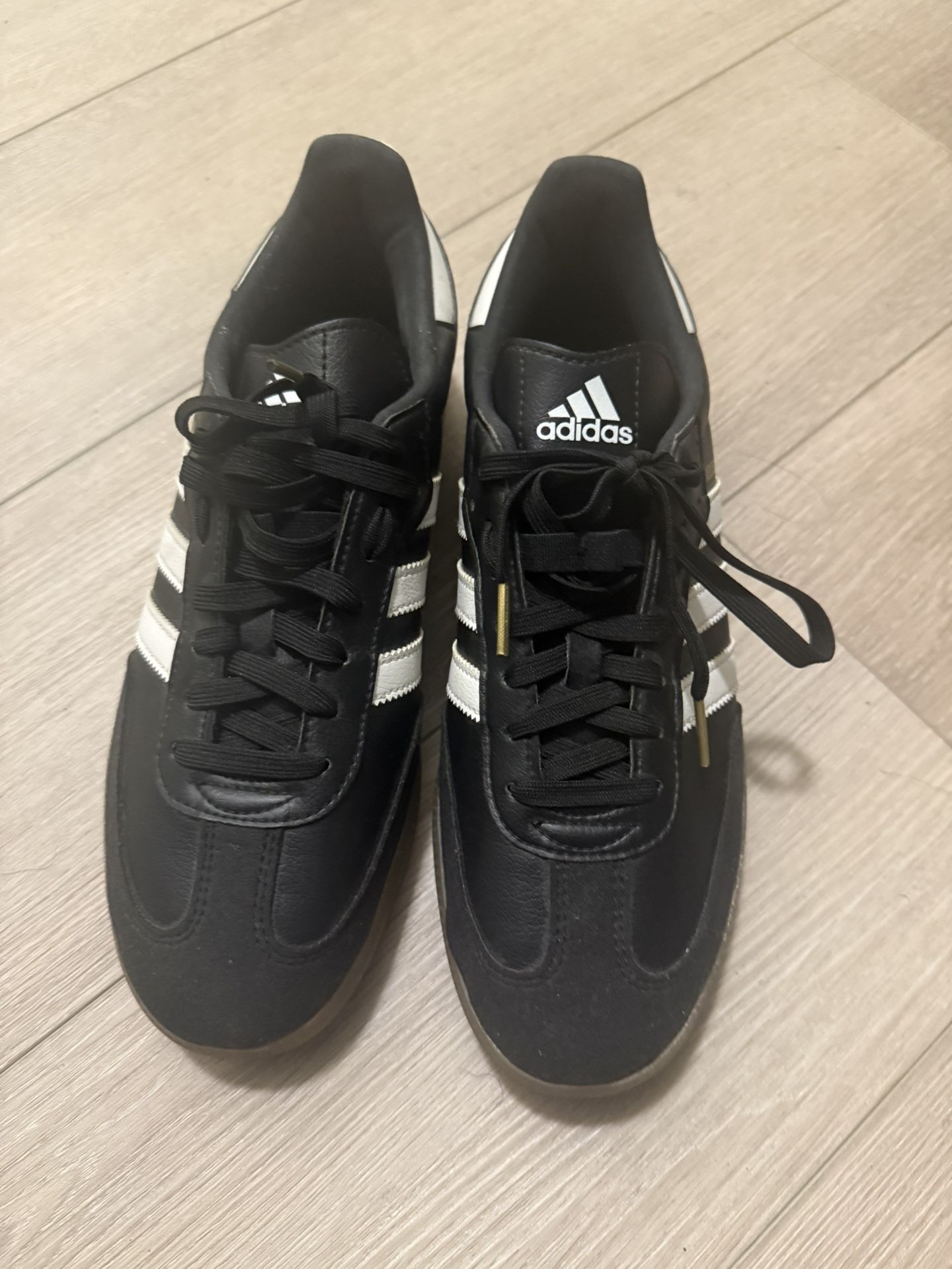 Velosamba Adidas Size 9 
