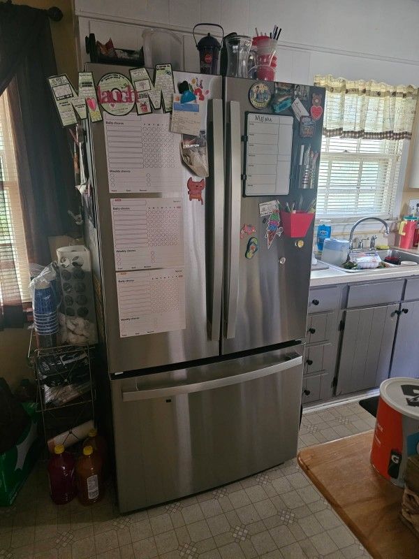 GE Refrigerator