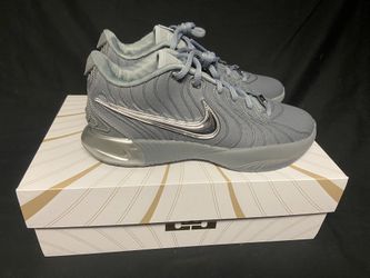 Nike LeBron XXI Size 10 For Men Nuevos 