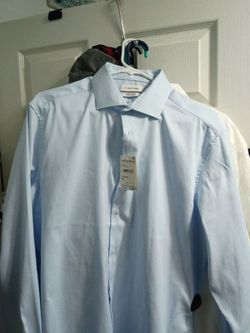 L soft blue Calvin Klein dress shirt