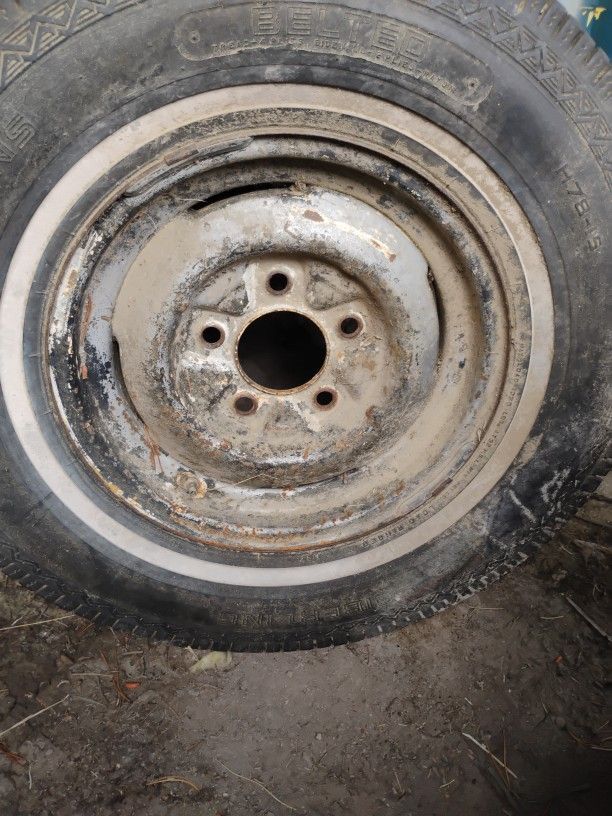 Wanted Old Ford F100 Reverse Wheel (Rim) 15", Bend Or