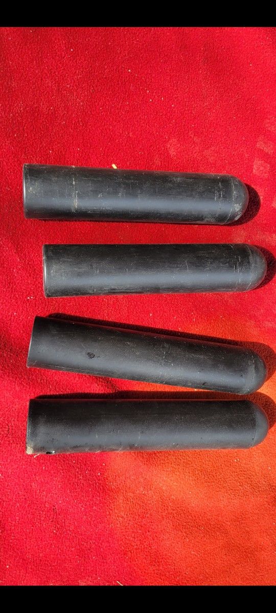 2" HOLE HORNS FOR COVERTING FROM 1" HOLE  4 AVAILABLE 5$ EACH 
11525 S HALSTED DUNKIN 
5$  EACH  CASH ONLY AS IS 