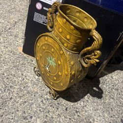 Beautiful metal accessory for Sale