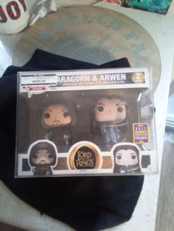 Lord Of The Rings...Aragorn & Arwen VinyL BoBble-Heads .