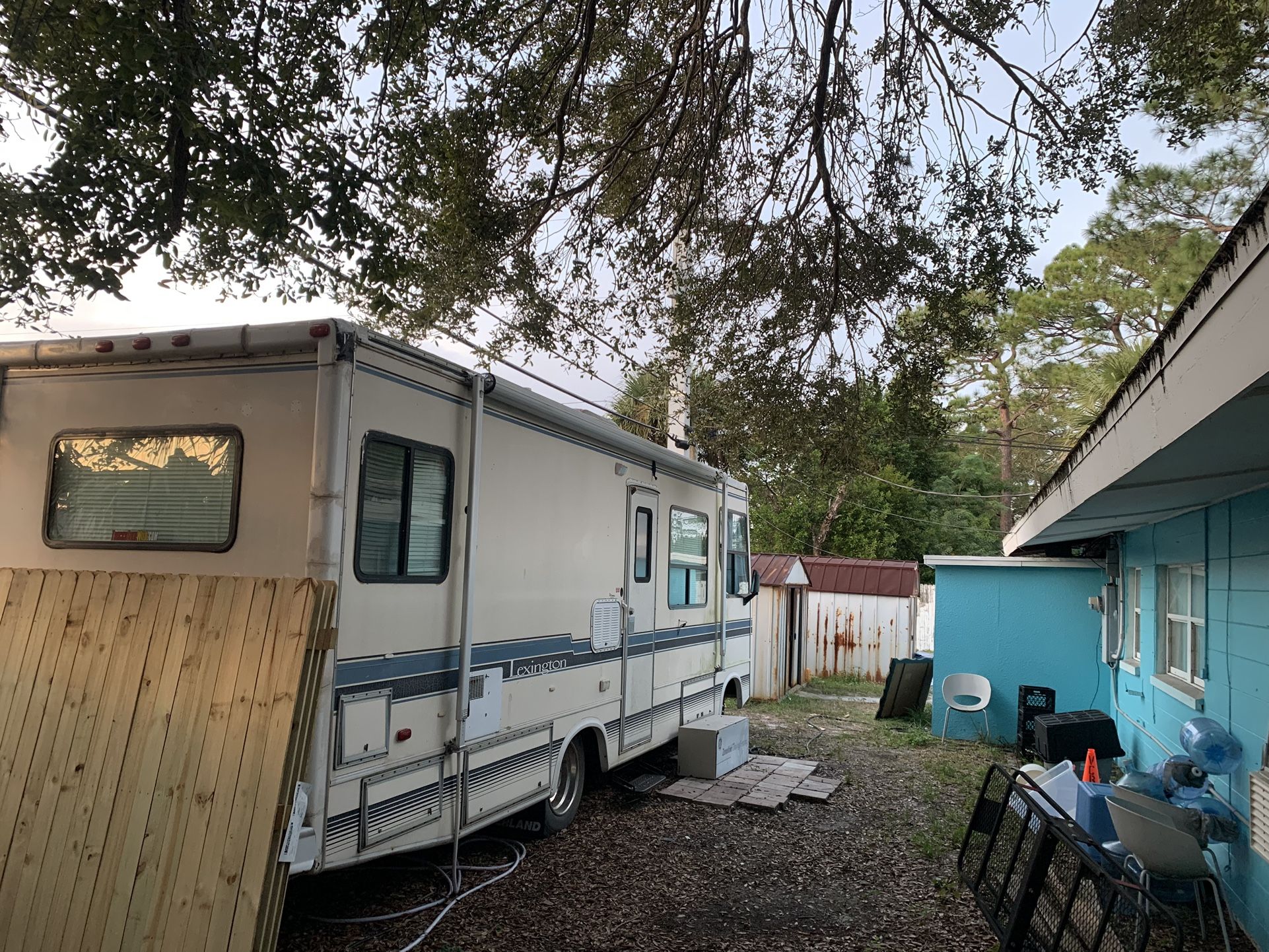 1990 Lexington Mallard RV.  28’ 