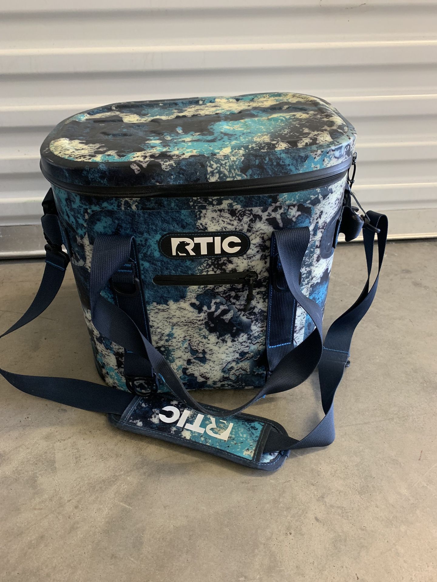  RTIC Soft Cooler 