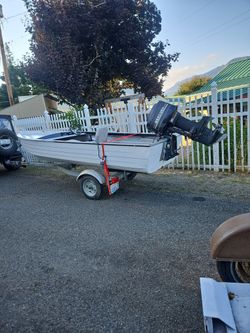 Boat For Sale. With 60 HP Mercury