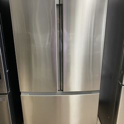 Insignia Refrigerator 36” W Counter Depth Excellent Working Conditions 