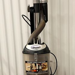 SHARK VACCUM 