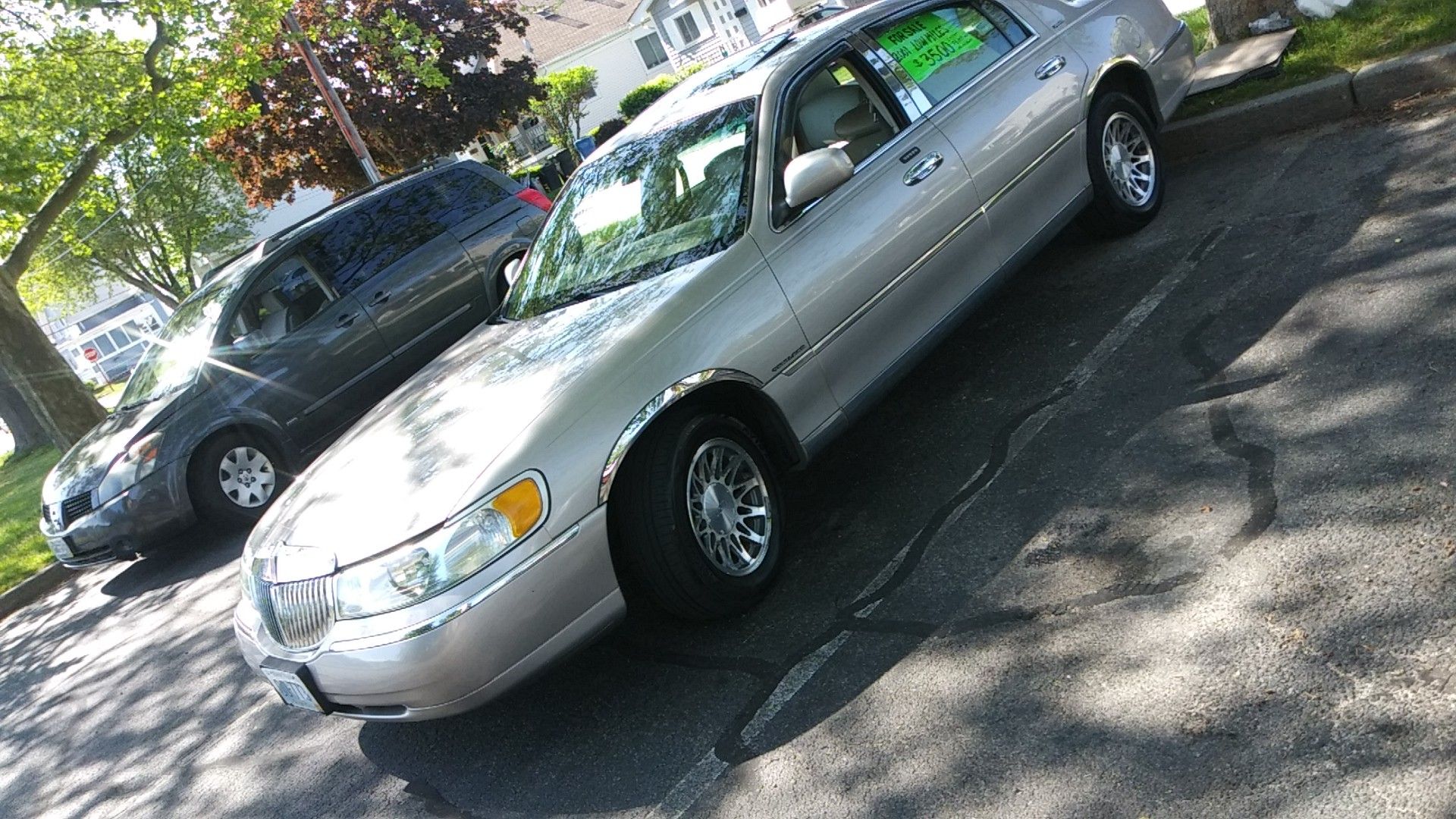 2001 Lincoln Town Car